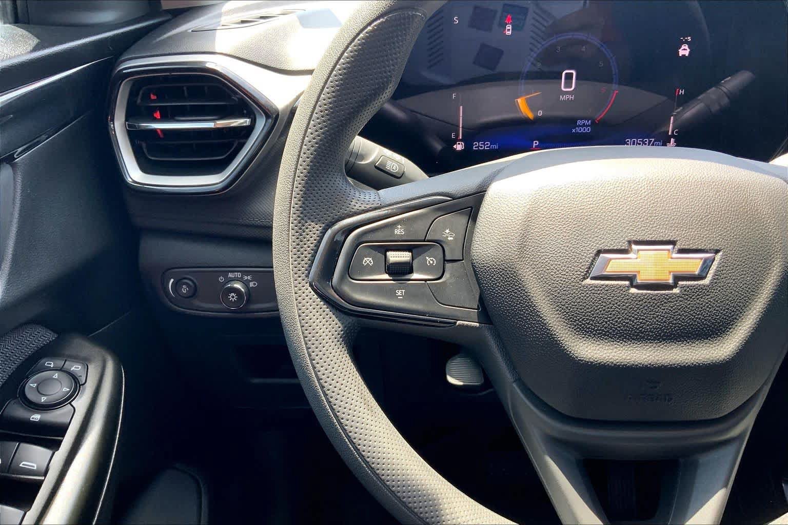 Used 2024 Chevrolet TrailBlazer LS w/ LS Convenience Package FWD image 22