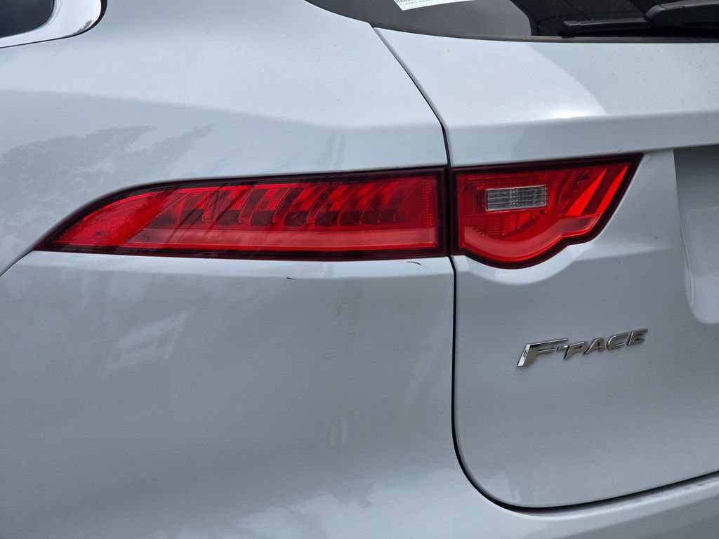 Used 2017 Jaguar F-PACE Prestige AWD/4WD image 39