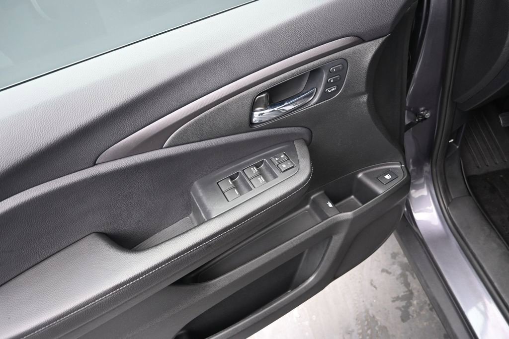 Certified 2025 Honda Ridgeline RTL image 18