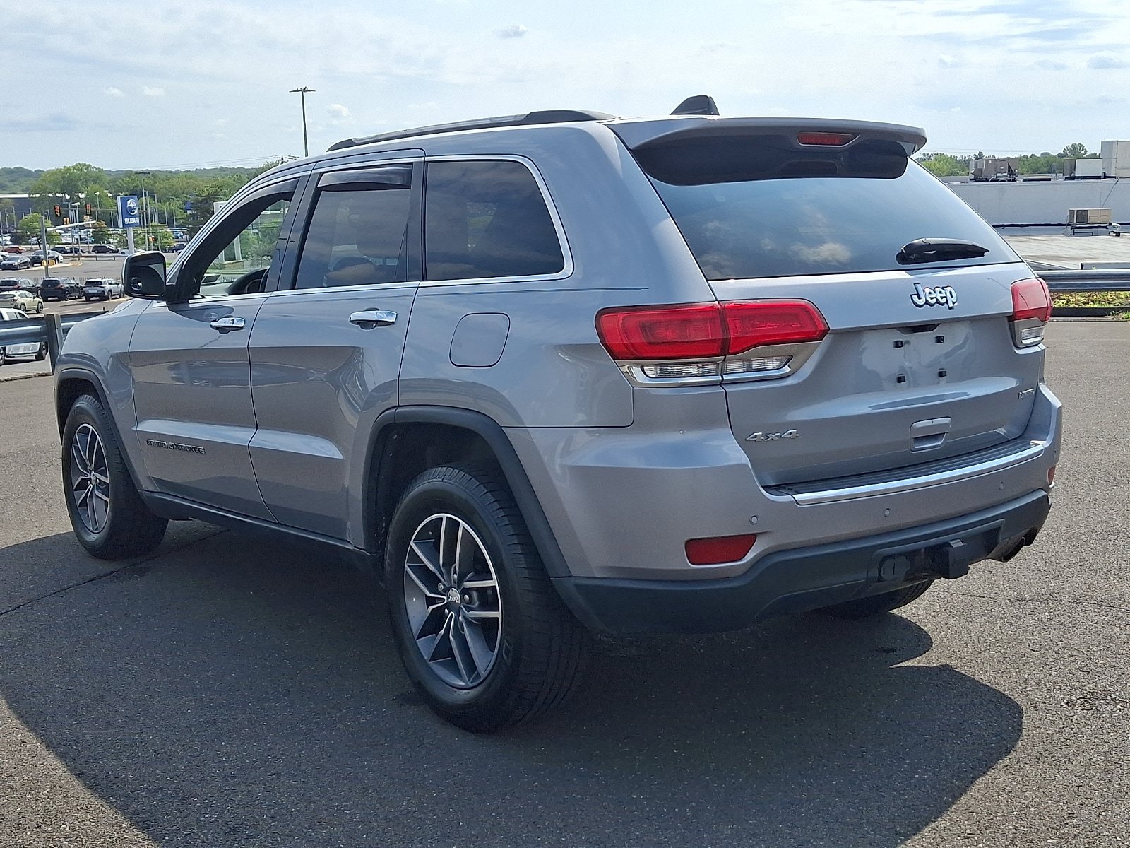 Used 2017 Jeep Grand Cherokee Limited AWD/4WD image 4