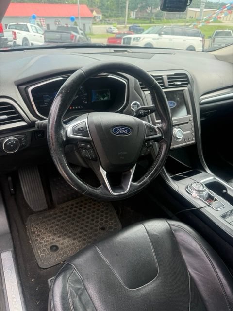 Used 2019 Ford Fusion Energi Titanium FWD image 2
