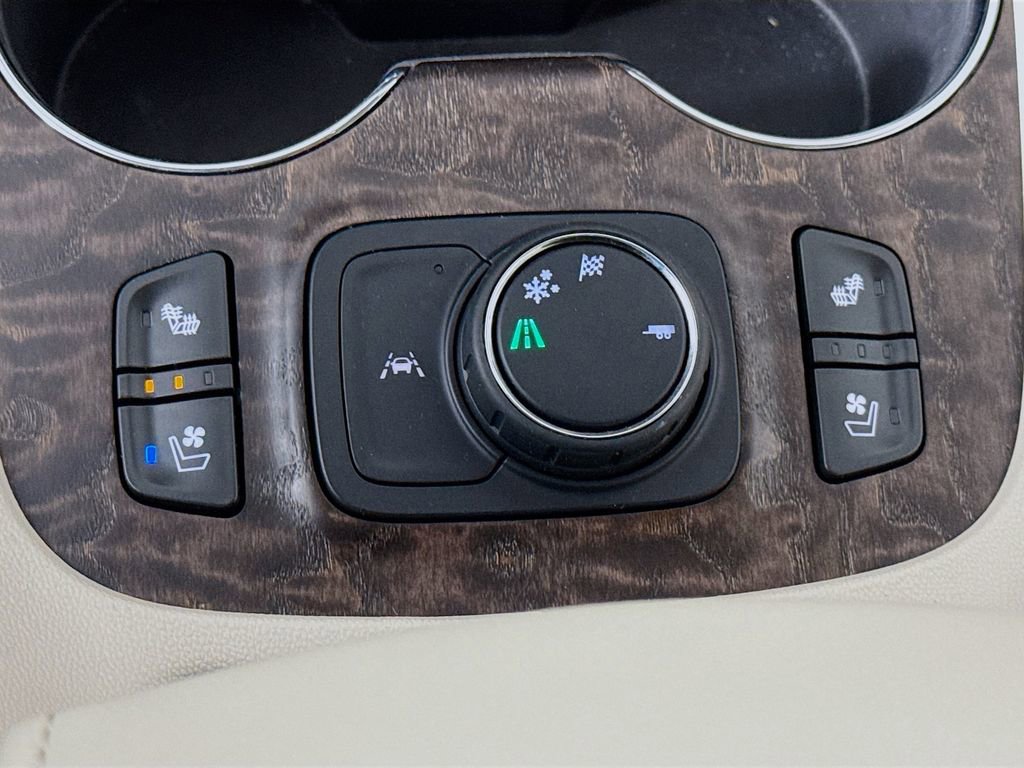 Used 2022 GMC Acadia Denali w/ Denali Ultimate Package FWD image 21