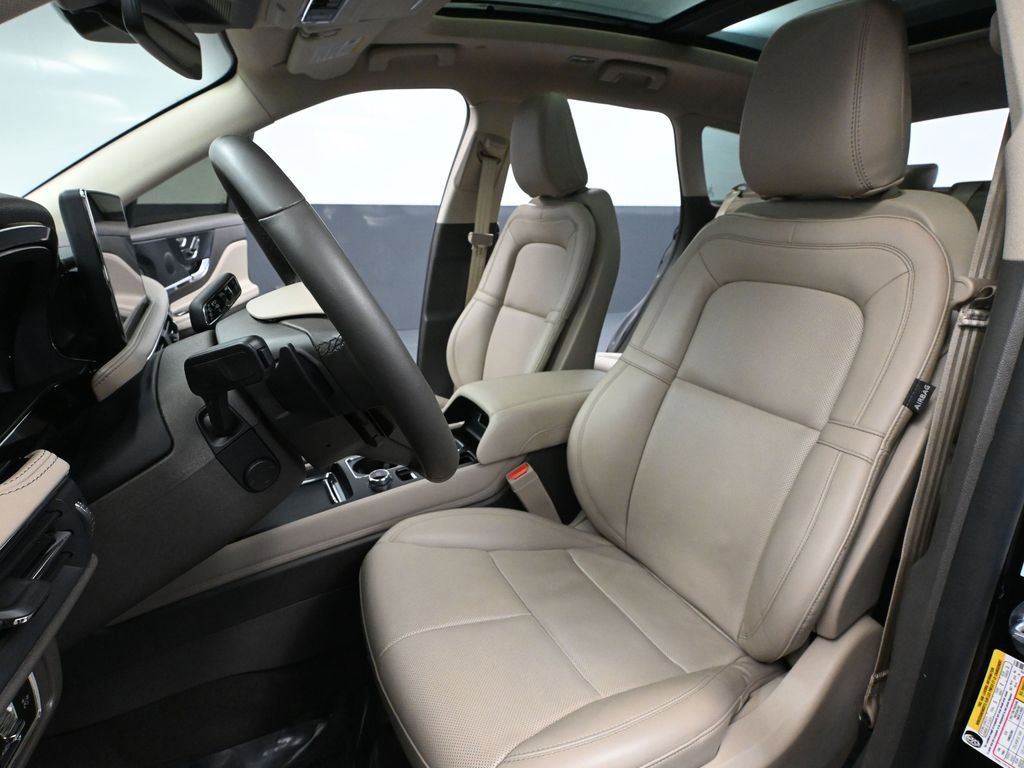Used 2024 Lincoln Corsair AWD w/ Equipment Group 101A image 25