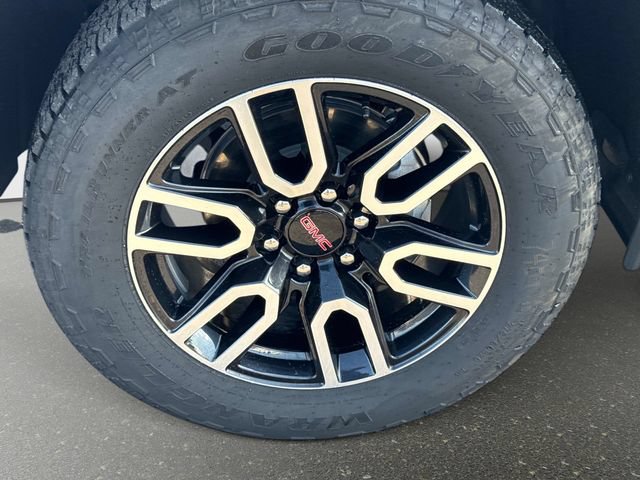 Used 2026 GMC Sierra 1500 AT4 w/ AT4 Premium Package AWD/4WD image 10