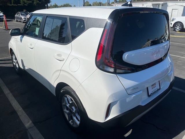Used 2025 Kia Soul LX w/ LX Technology Package FWD image 4