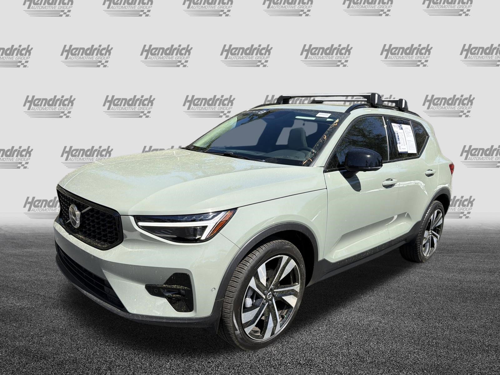 Certified 2025 Volvo XC40 B5 Ultra w/ Protection Package Premier image 5