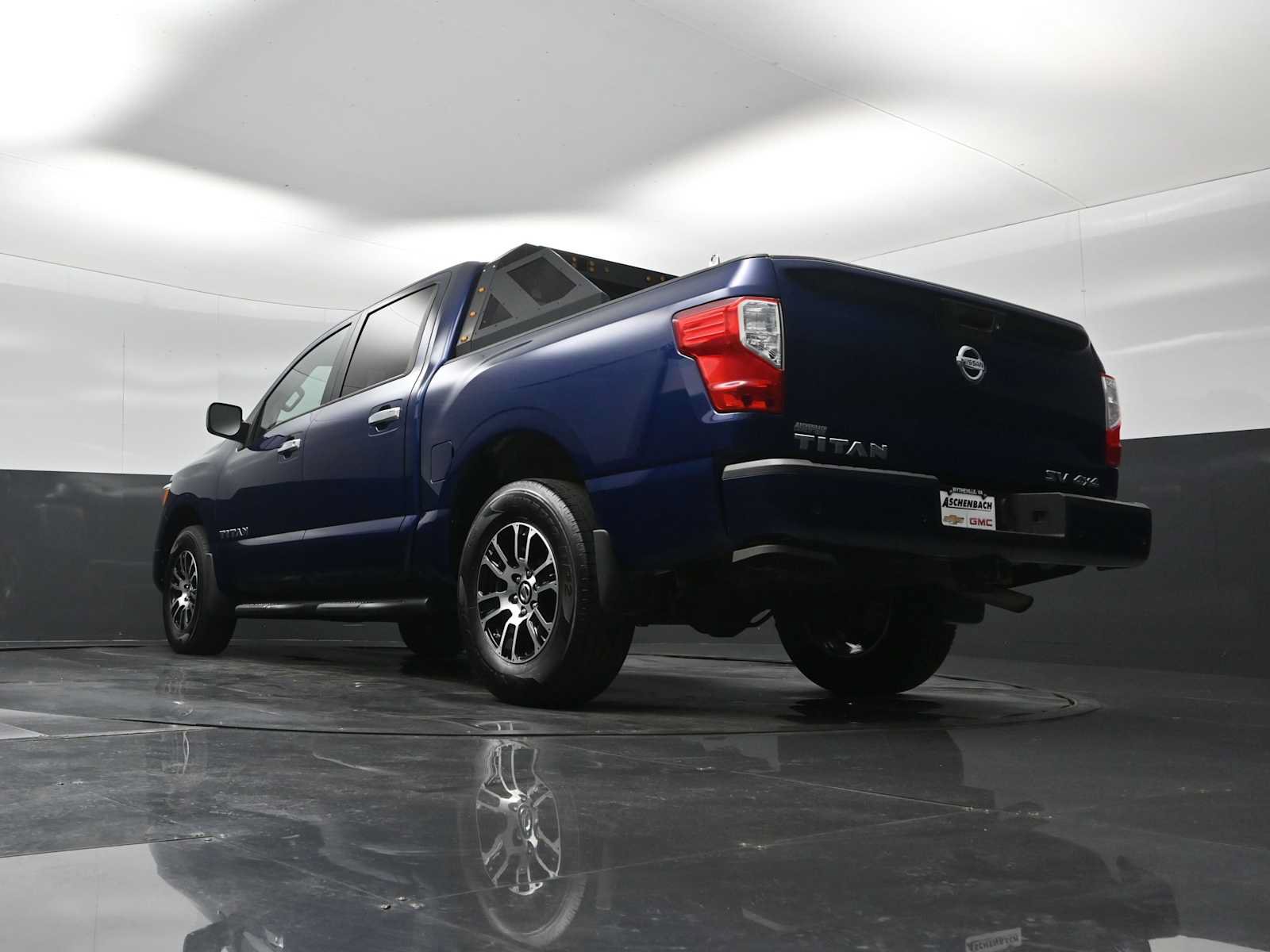 Used 2021 Nissan Titan SV w/ Accessory Utility Package AWD/4WD image 28