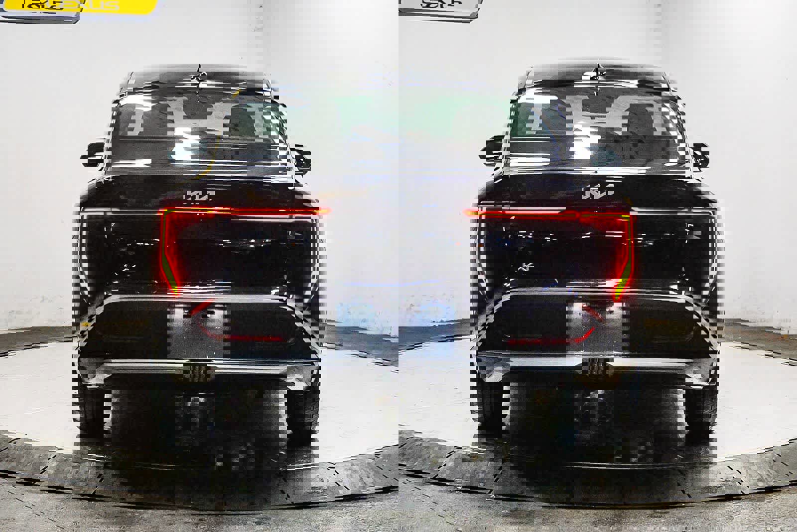 Used 2025 Kia K4 LXS image 3