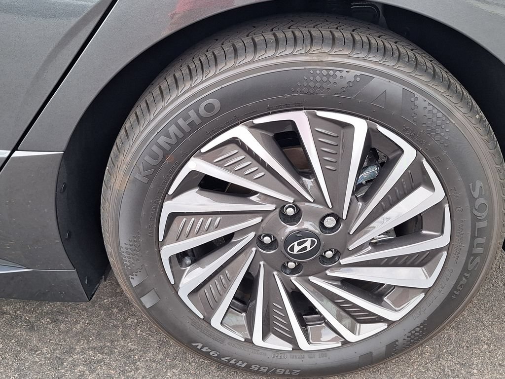 New 2025 Hyundai Sonata Limited FWD image 34
