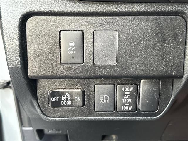 Used 2021 Toyota Tacoma TRD Off-Road AWD/4WD image 22