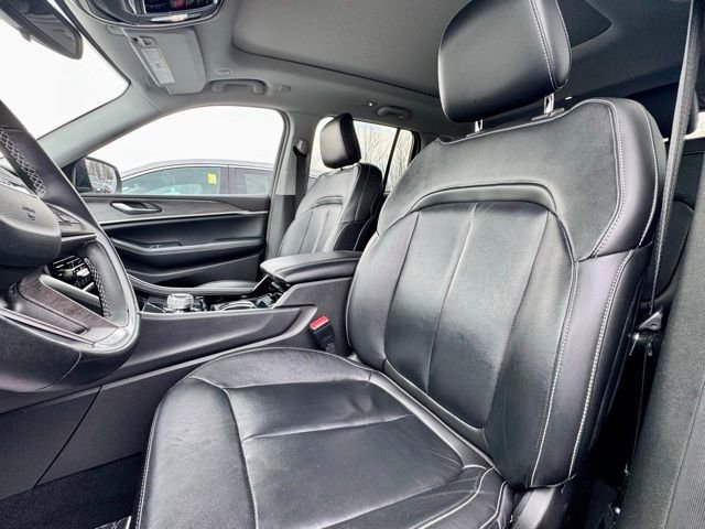 Used 2022 Jeep Grand Cherokee Limited image 12