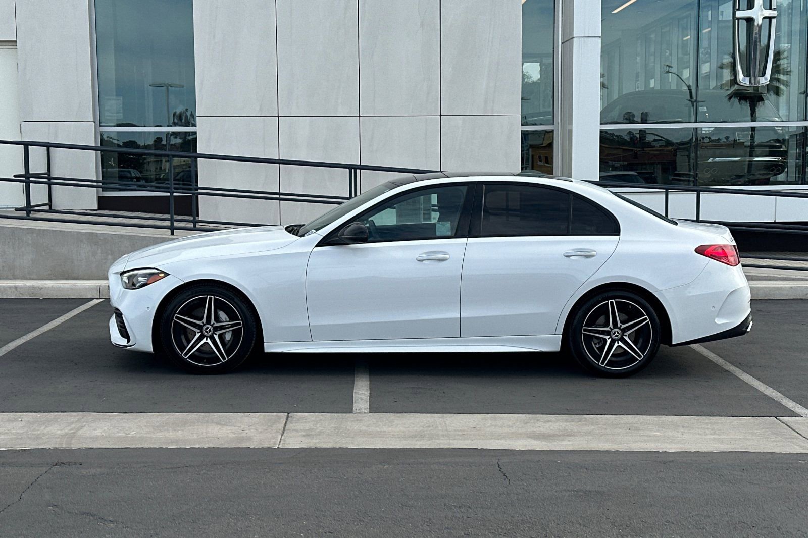 Used 2024 Mercedes-Benz C 300 4MATIC Sedan image 6