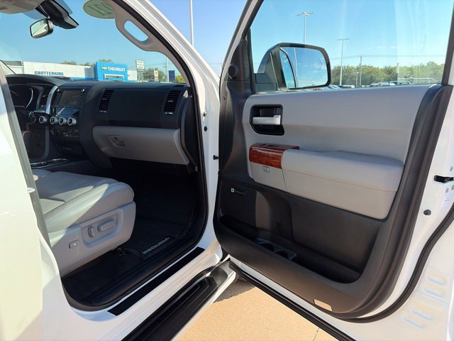 Used 2021 Toyota Sequoia Platinum AWD/4WD image 62