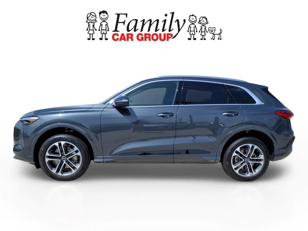 Used 2025 Audi Q5 Premium w/ Premium Plus AWD/4WD image 2