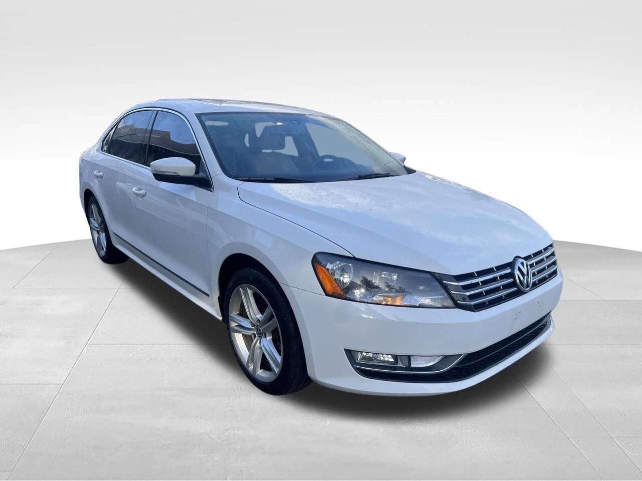 Used 2014 Volkswagen Passat 1.8T SEL Premium FWD image 3