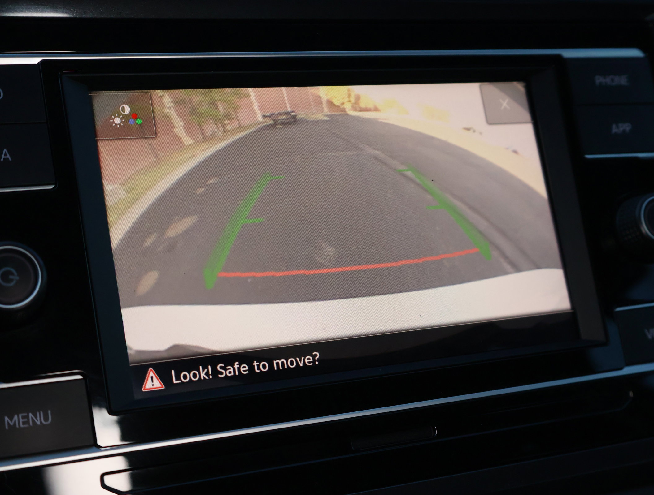 Used 2021 Volkswagen Tiguan S image 17