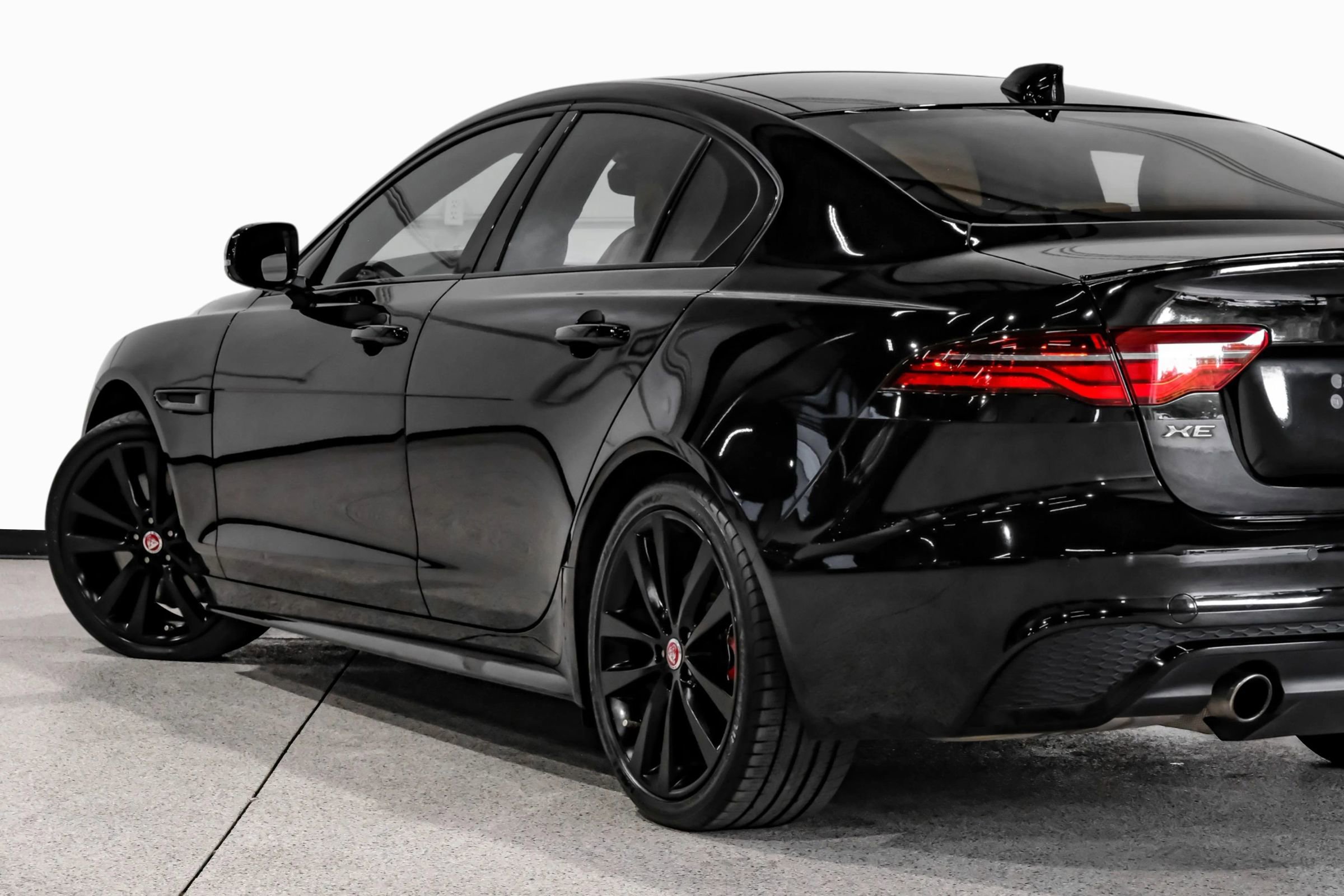 Used 2020 Jaguar XE R-Dynamic S AWD/4WD image 16