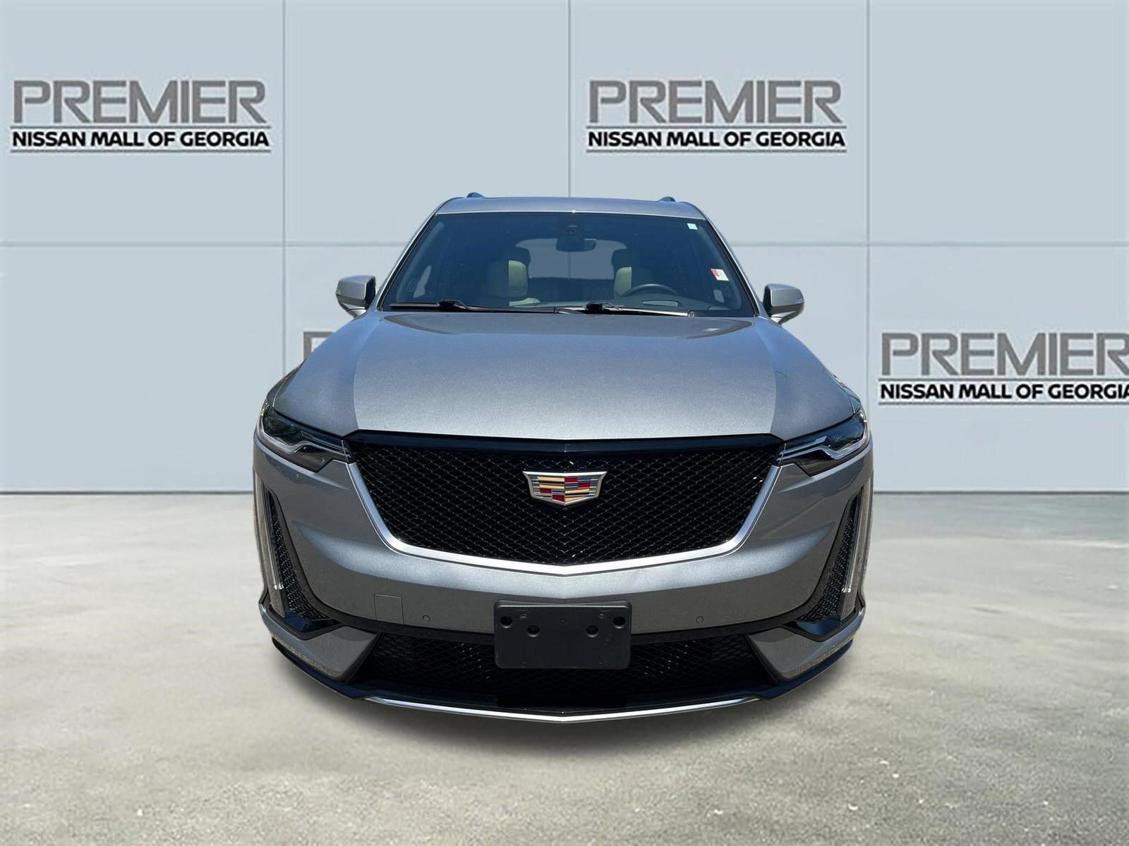 Used 2023 Cadillac XT6 Sport w/ Technology Package AWD/4WD image 2