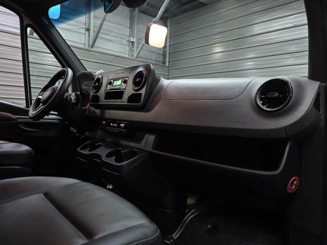 Used 2022 Mercedes-Benz Sprinter 2500 image 15
