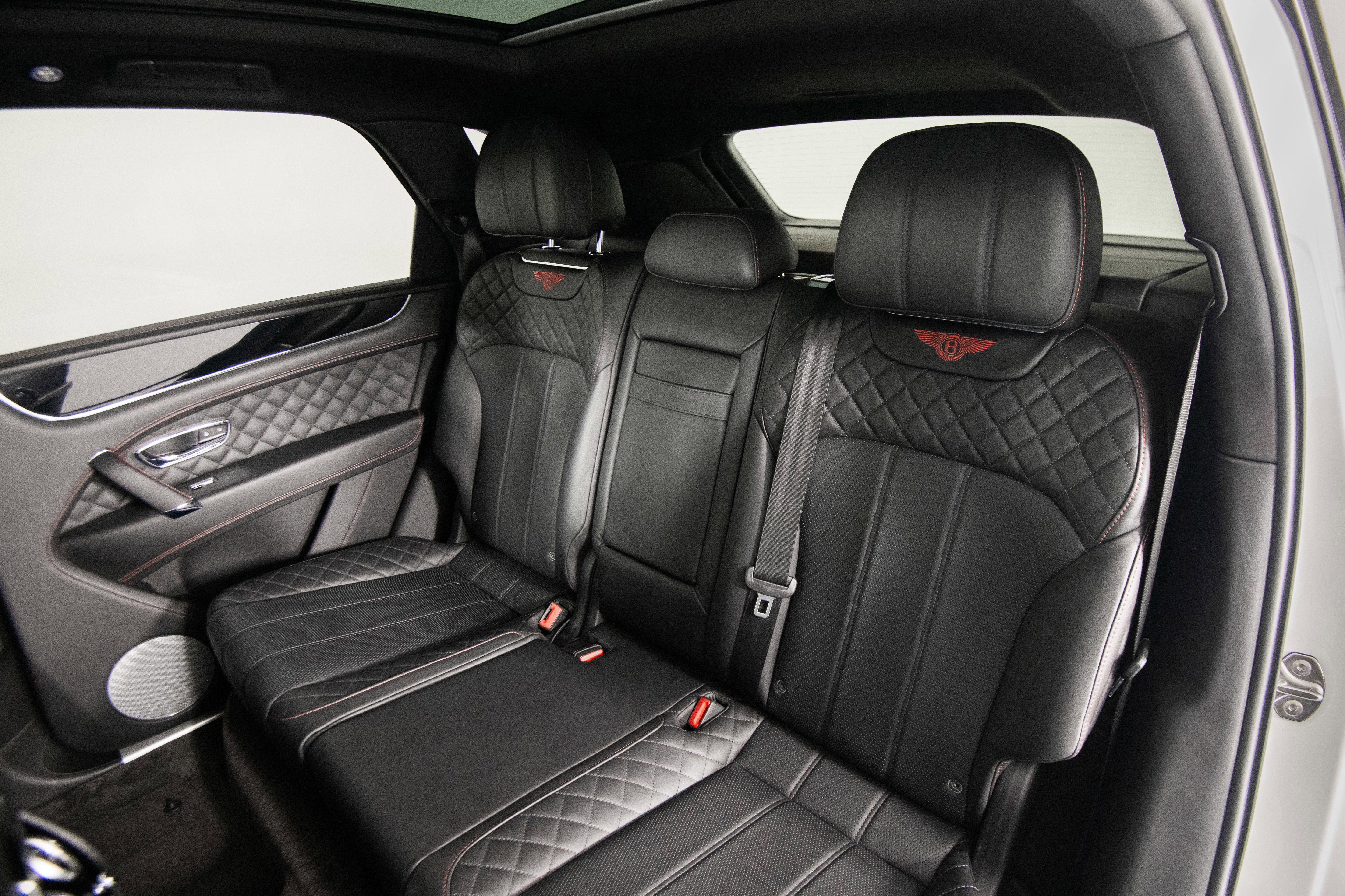 Used 2018 Bentley Bentayga image 18