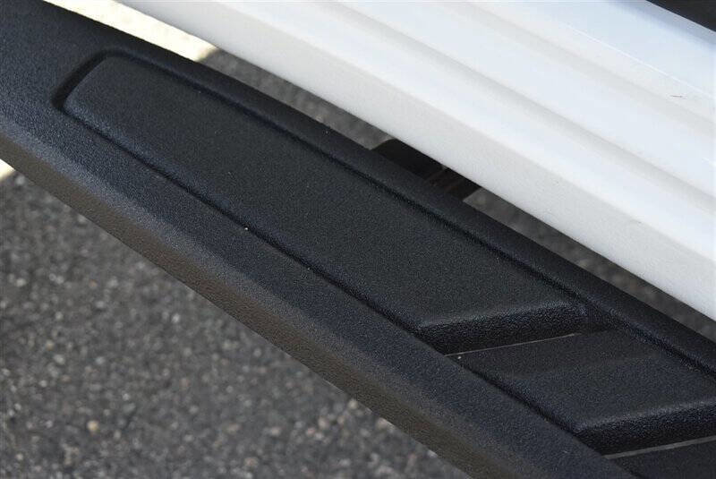 Used 2025 GMC Sierra 3500 AT4 w/ AT4 Premium Plus Package image 12