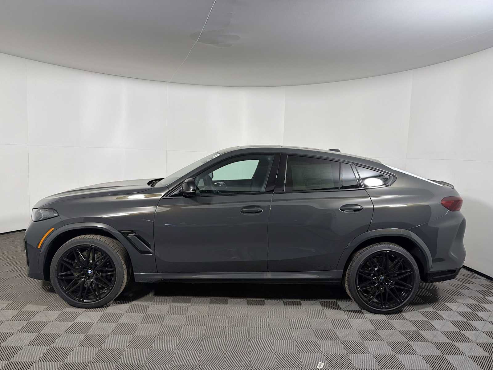 New 2026 BMW X6 M Competition w/ Executive Package AWD/4WD image 4
