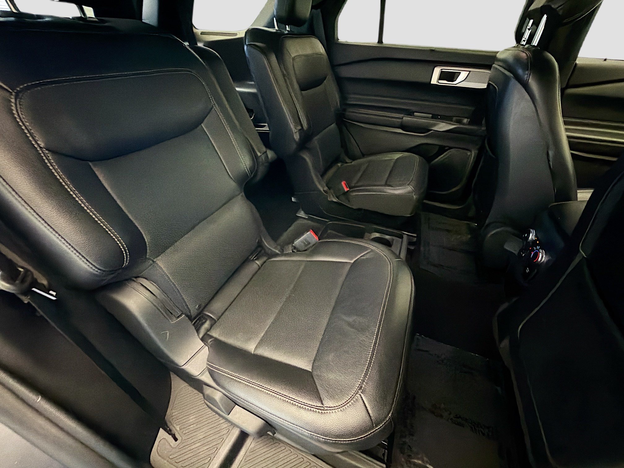 Used 2020 Ford Explorer Limited w/ Class III Trailer Tow Package AWD/4WD image 16