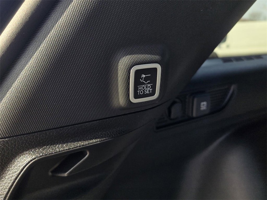 New 2025 Jeep Grand Cherokee Limited w/ Black Appearance Package image 10