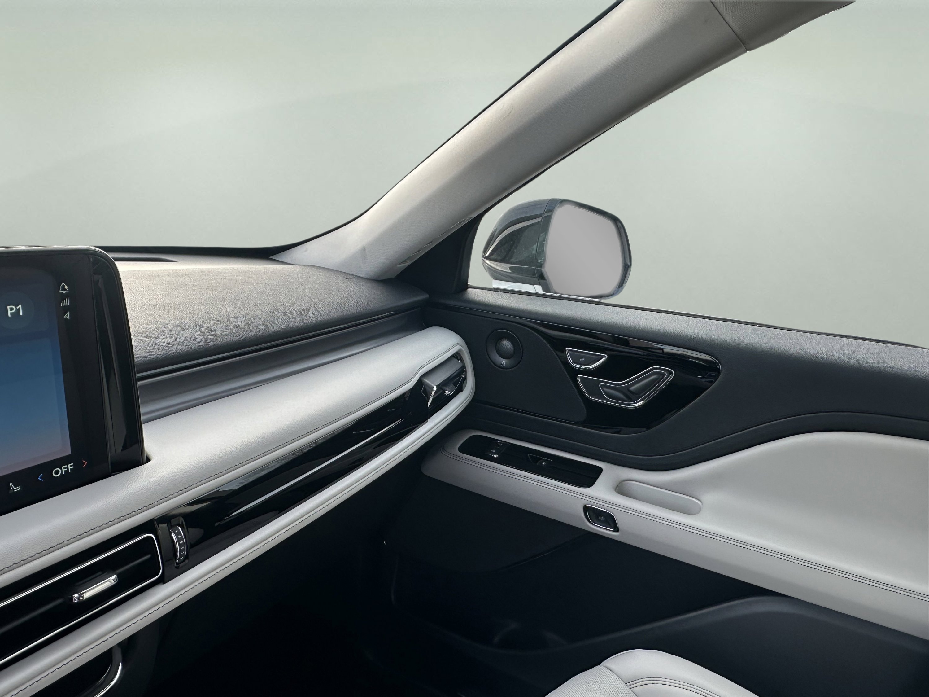 New 2026 Lincoln Aviator AWD image 17