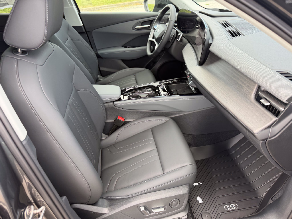 New 2026 Audi Q3 quattro 2.0T AWD/4WD image 10