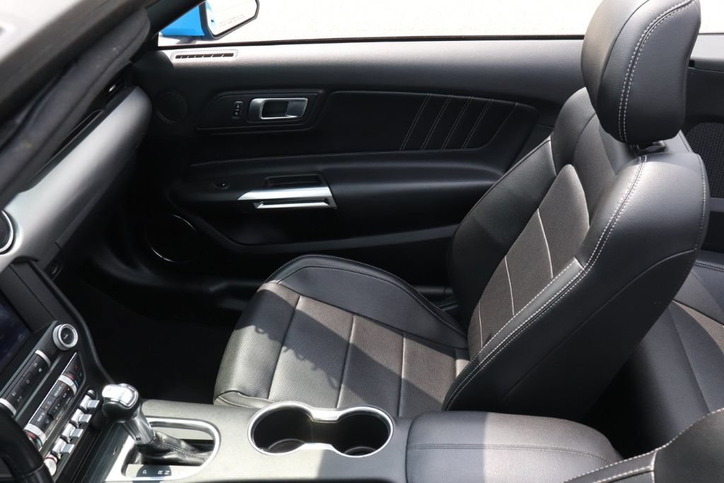 Used 2023 Ford Mustang Convertible RWD image 14