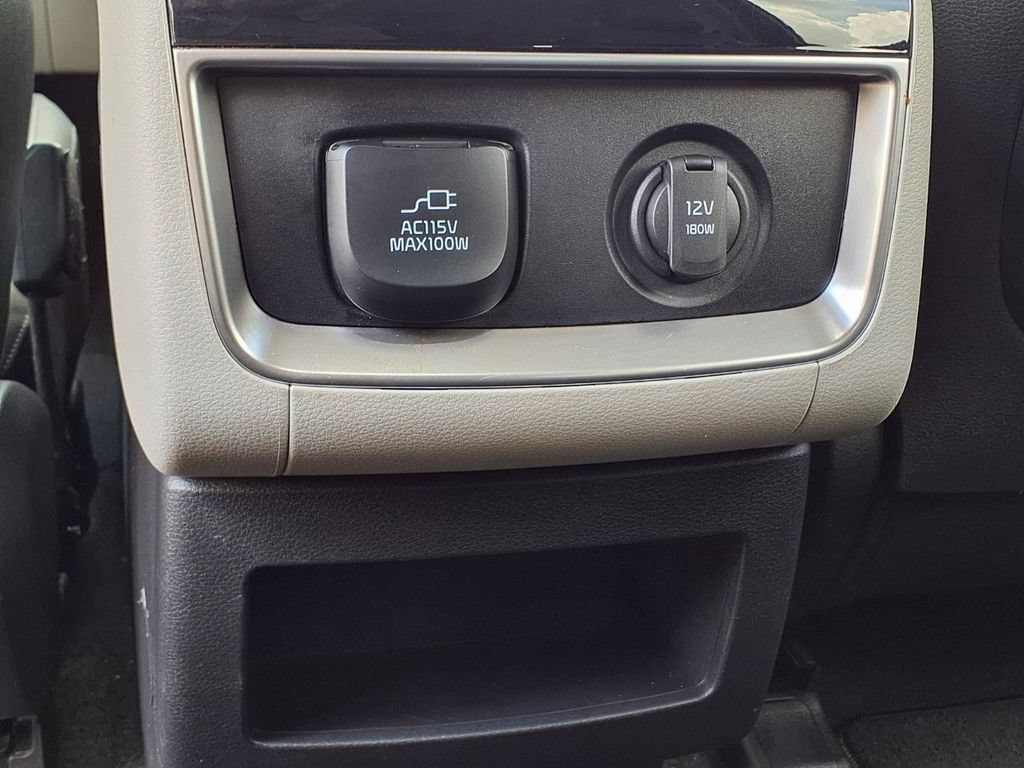 Used 2024 Kia Carnival SX Prestige FWD image 16