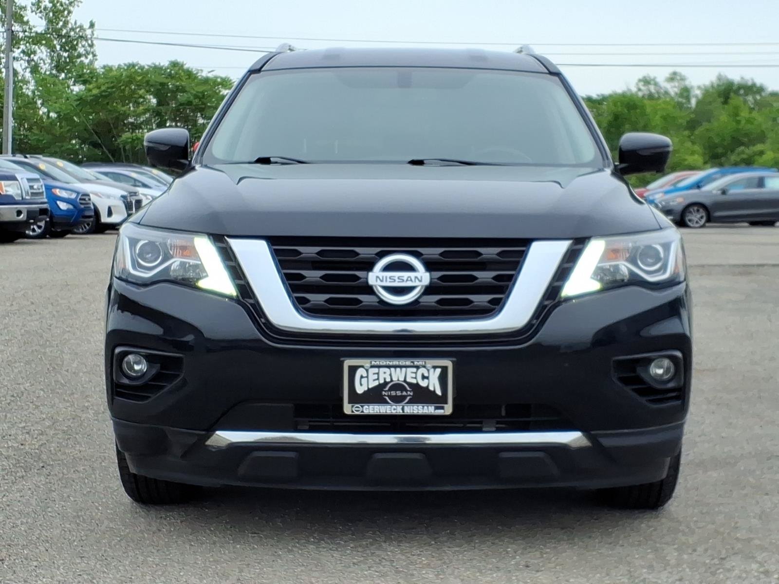 Used 2020 Nissan Pathfinder SL AWD/4WD image 2