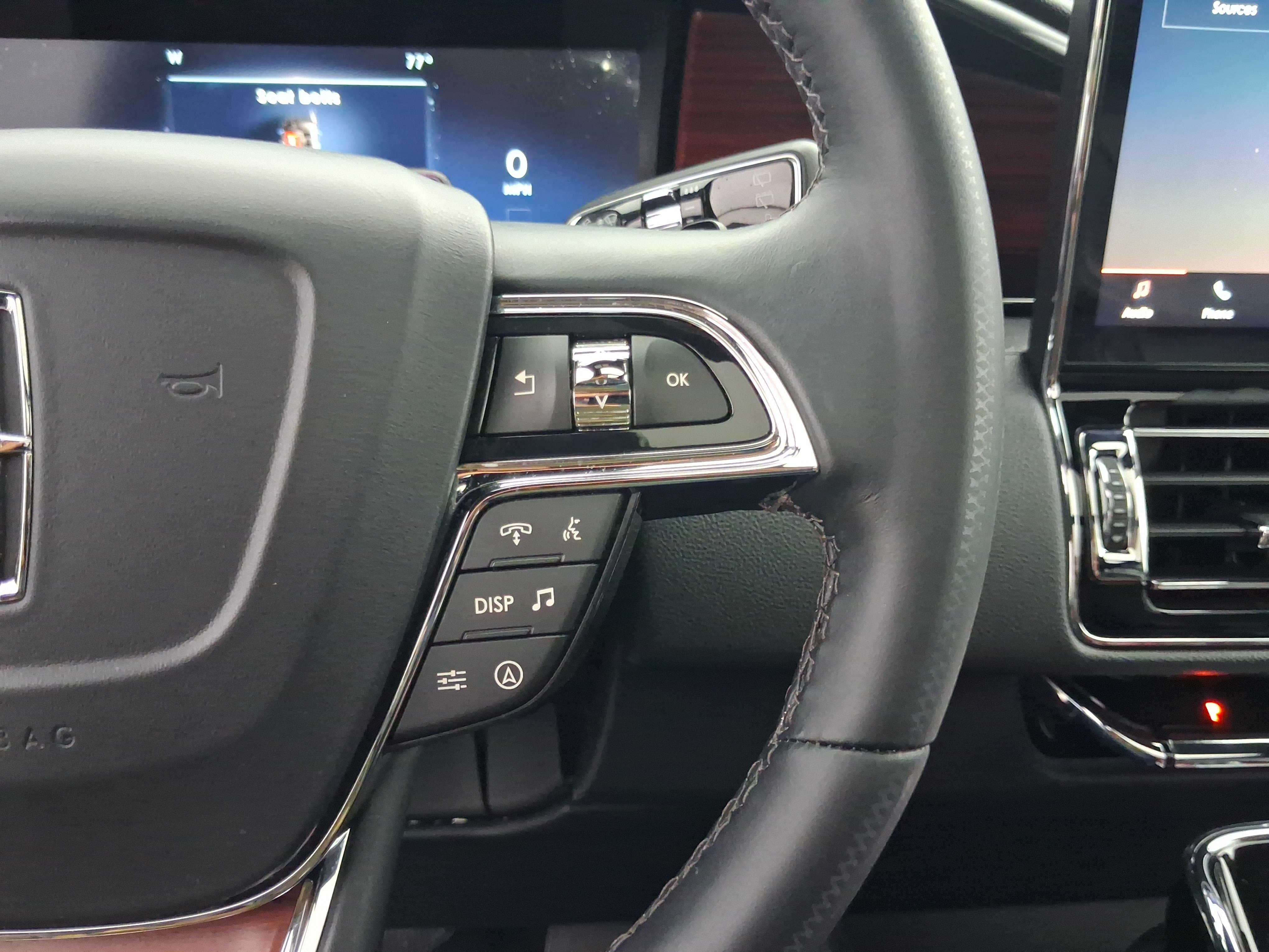 Used 2024 Lincoln Navigator Premiere AWD/4WD image 17