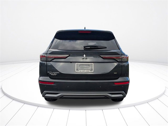 New 2025 Mitsubishi Outlander SE image 4