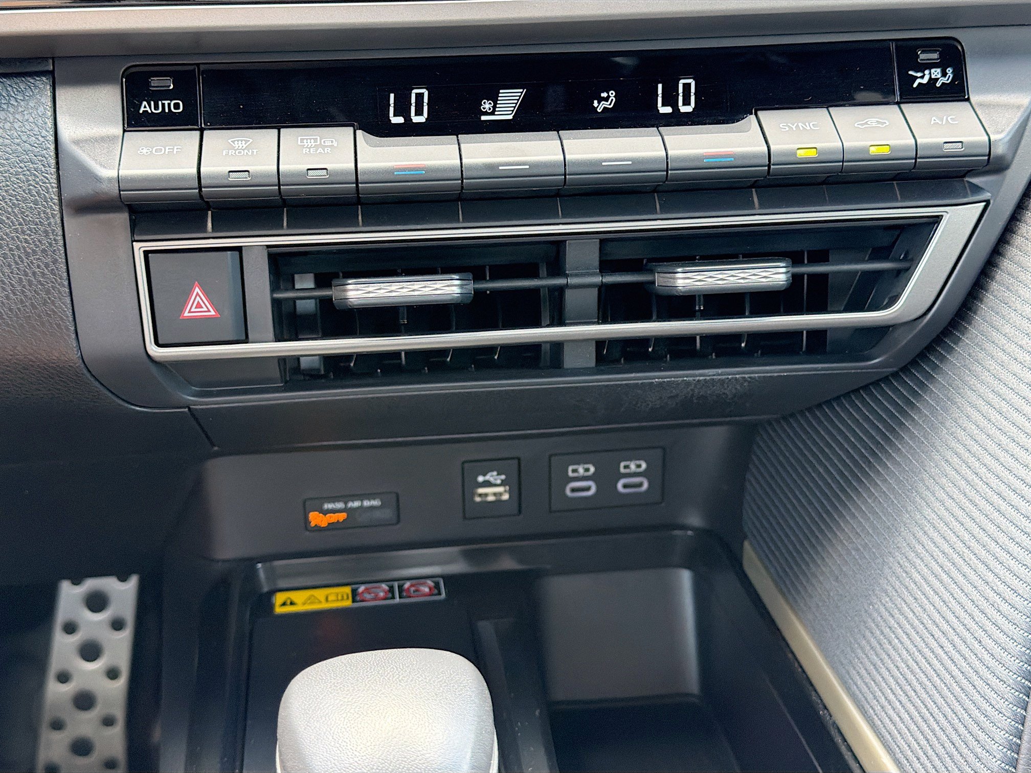 Used 2025 Toyota Camry SE w/ Multimedia Upgrade Package FWD image 33