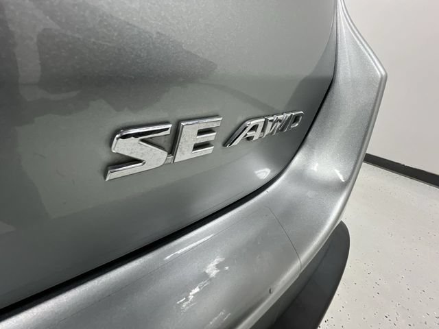 Certified 2017 Toyota Highlander SE AWD/4WD image 32