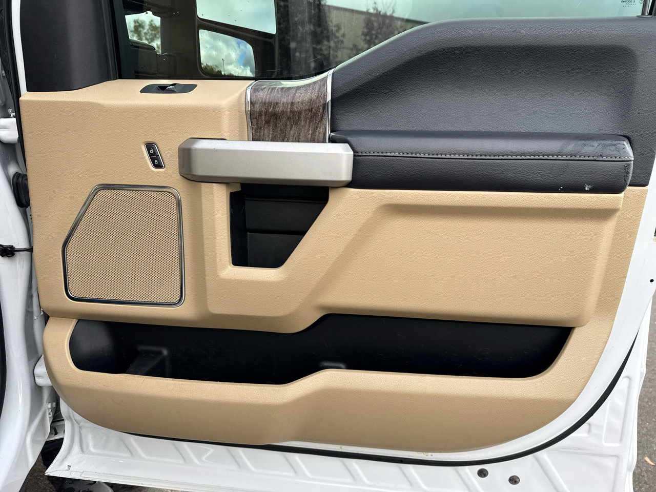 Used 2017 Ford F350 Lariat w/ Snow Plow Prep Package image 25