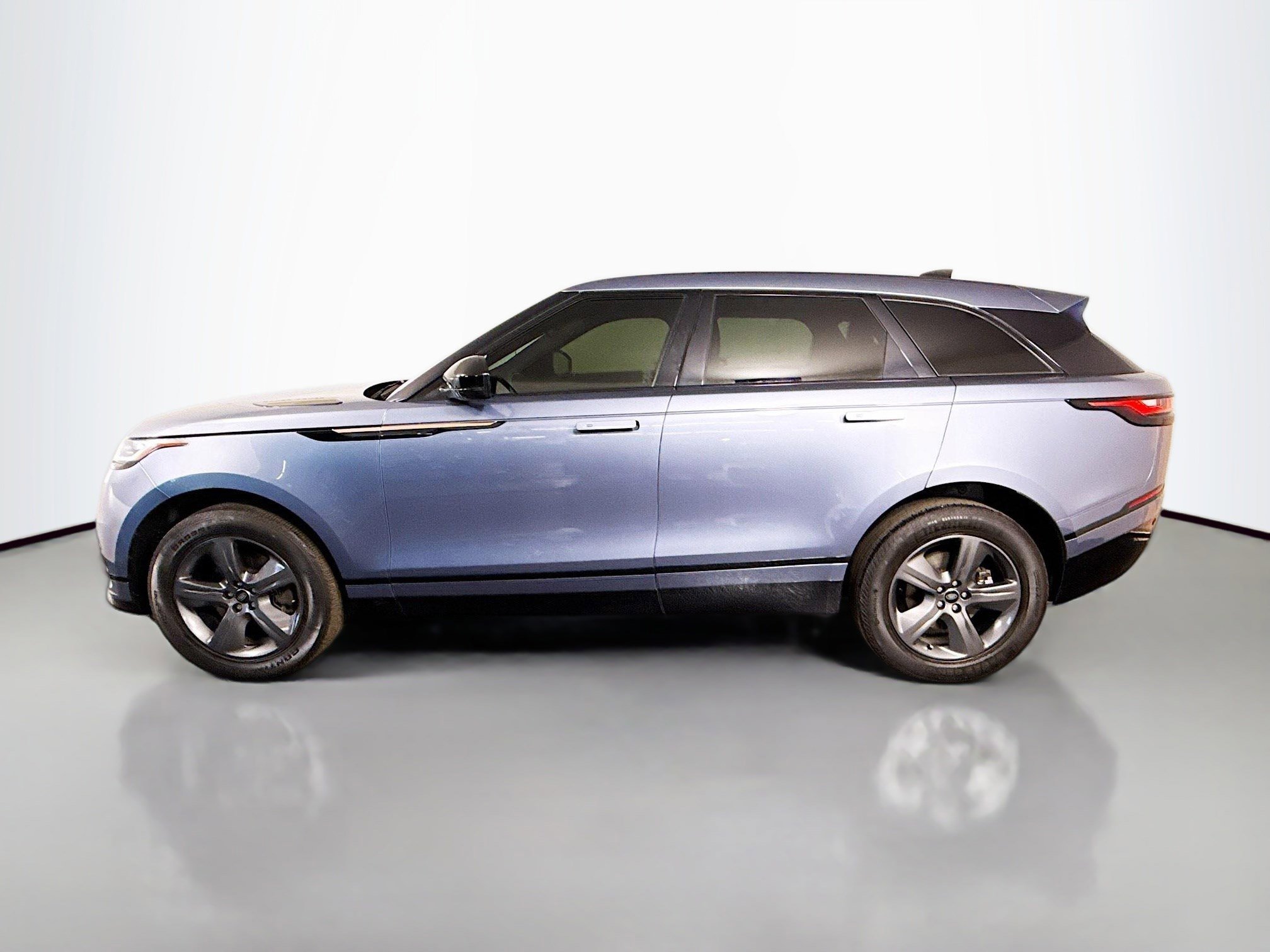 Used 2023 Land Rover Range Rover Velar R-Dynamic S image 6