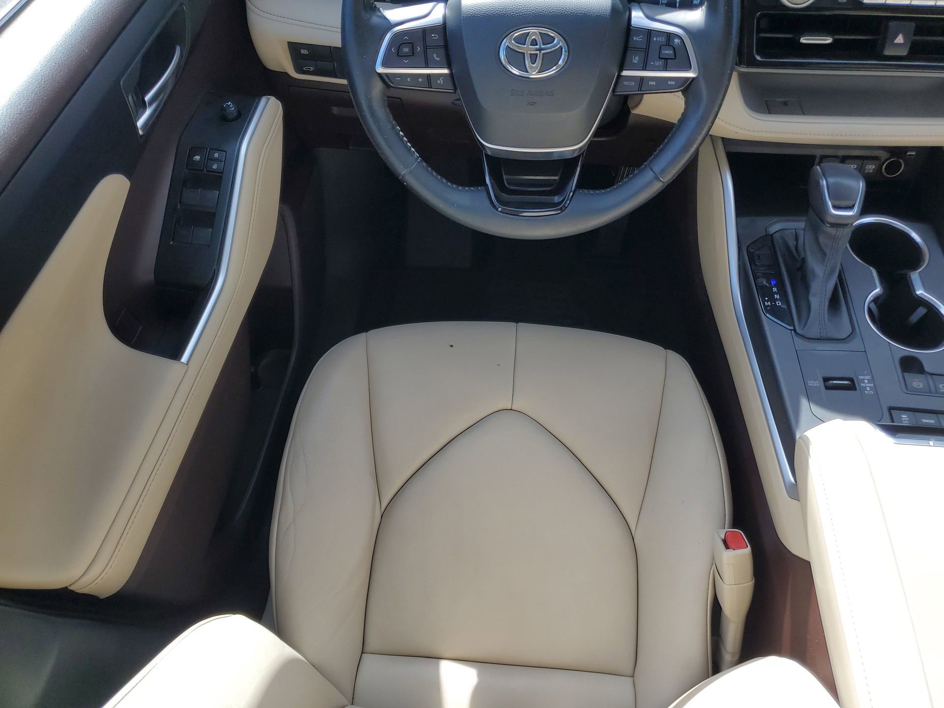 Used 2021 Toyota Highlander XLE image 16