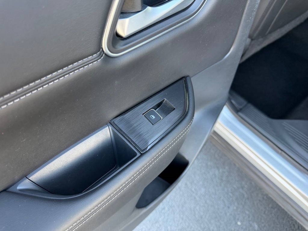 Used 2021 Nissan Rogue SL w/ Premium Package image 19