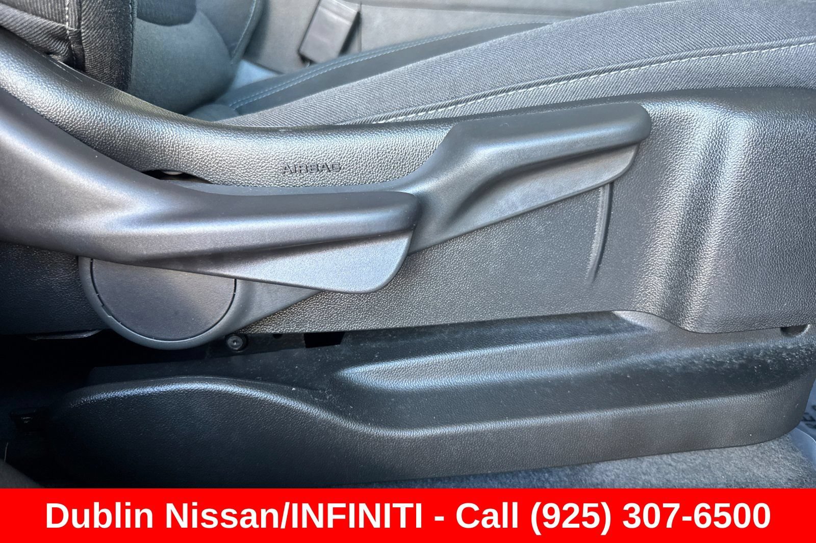 Used 2023 Chevrolet Bolt EUV LT FWD image 24