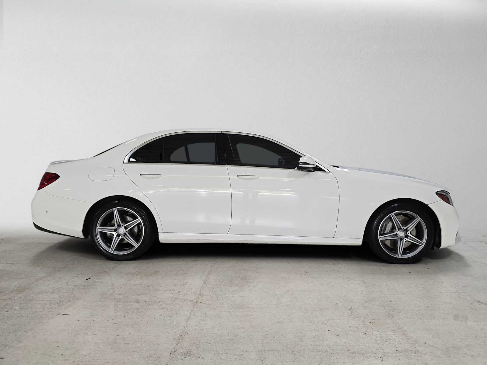 Certified 2017 Mercedes-Benz E 300 4MATIC image 2