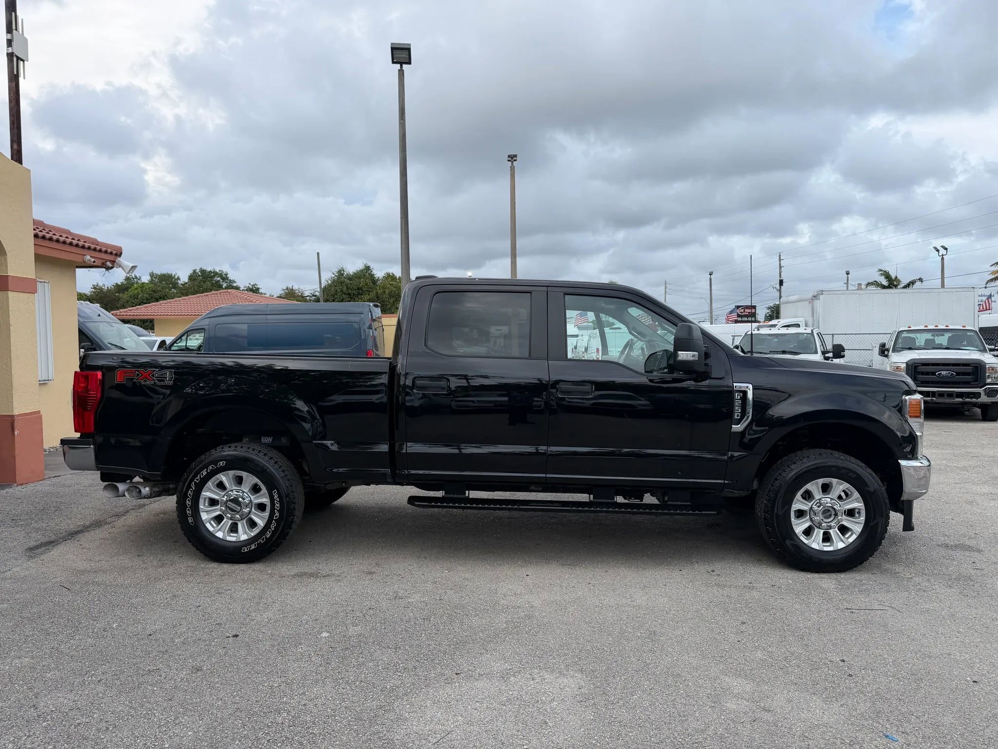 Used 2022 Ford F250 XLT w/ STX Appearance Package image 6