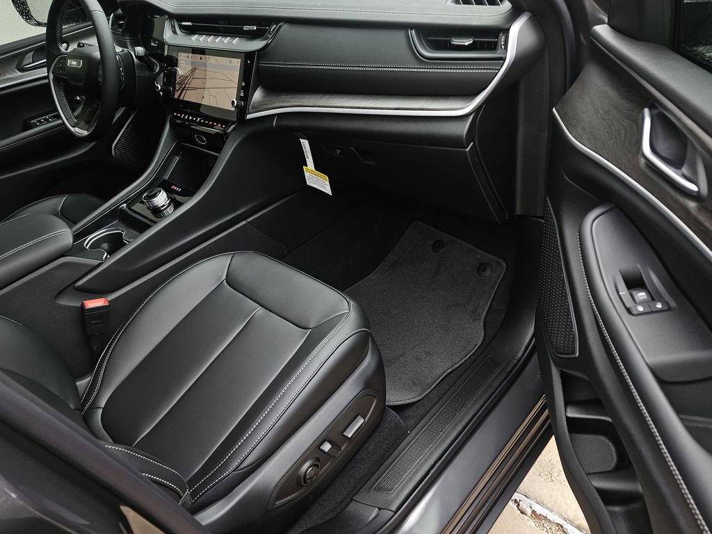 New 2026 Jeep Grand Cherokee Limited w/ Limited Altitude Package RWD image 7