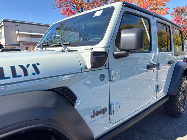 Used 2023 Jeep Wrangler Unlimited w/ Cold Weather Group AWD/4WD image 4