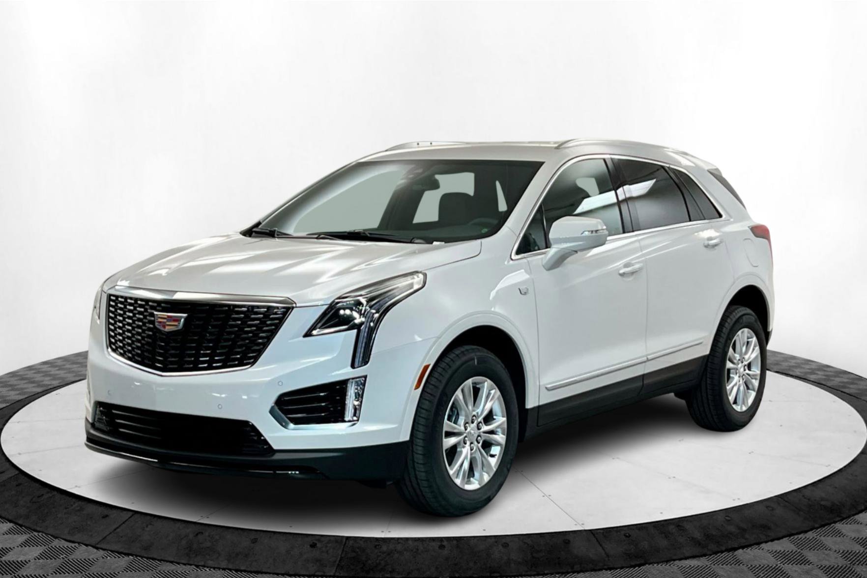 New 2025 Cadillac XT5 Luxury image 1