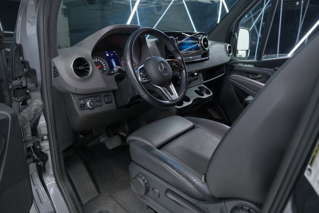 Used 2021 Mercedes-Benz Sprinter 2500 image 61