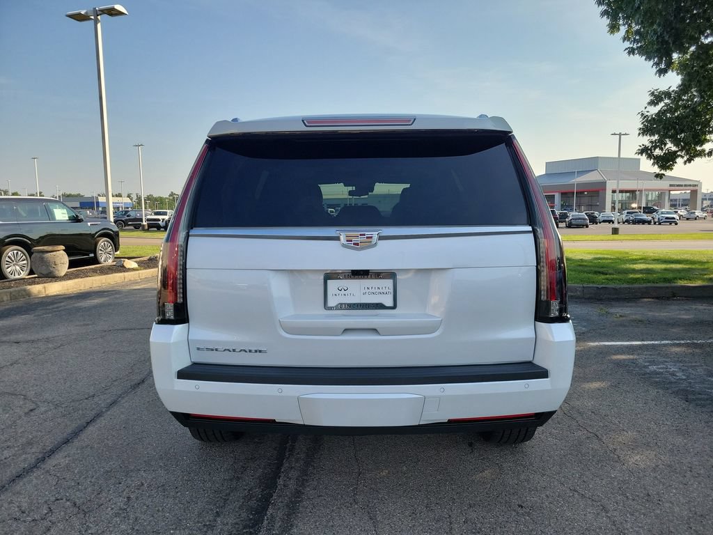 Used 2020 Cadillac Escalade Luxury AWD/4WD image 4