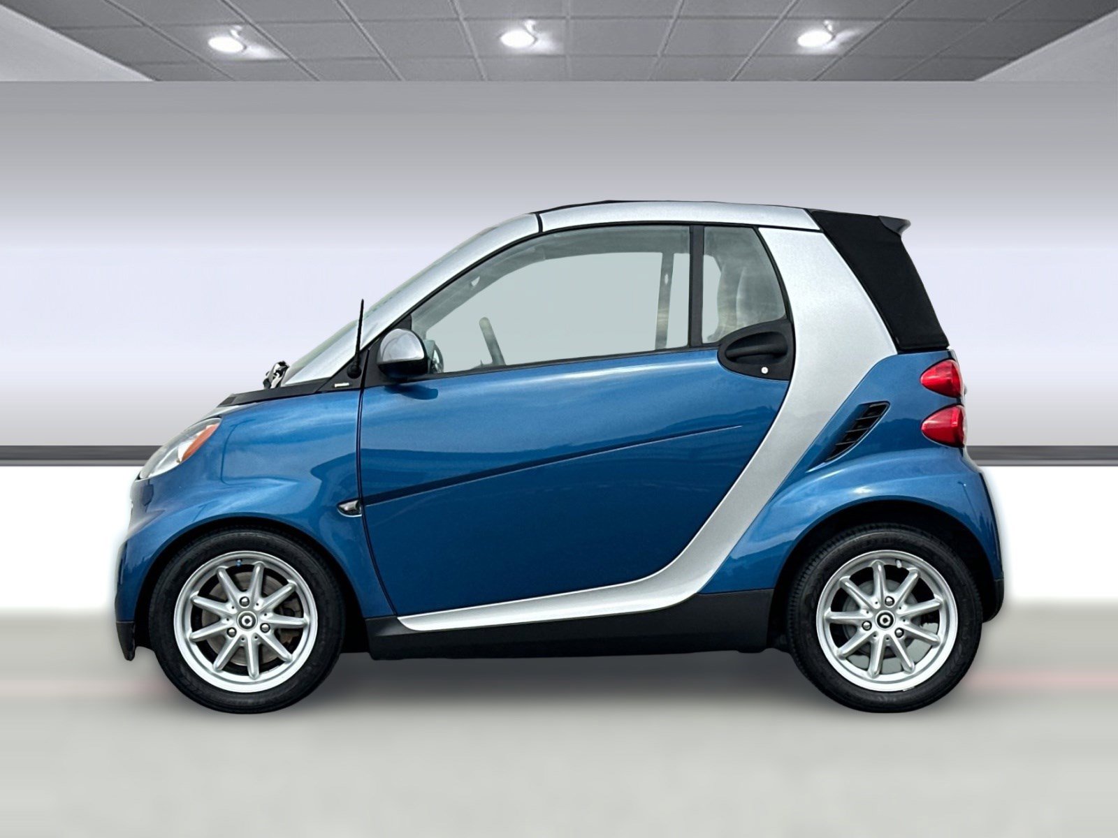 Used 2009 smart fortwo passion image 2